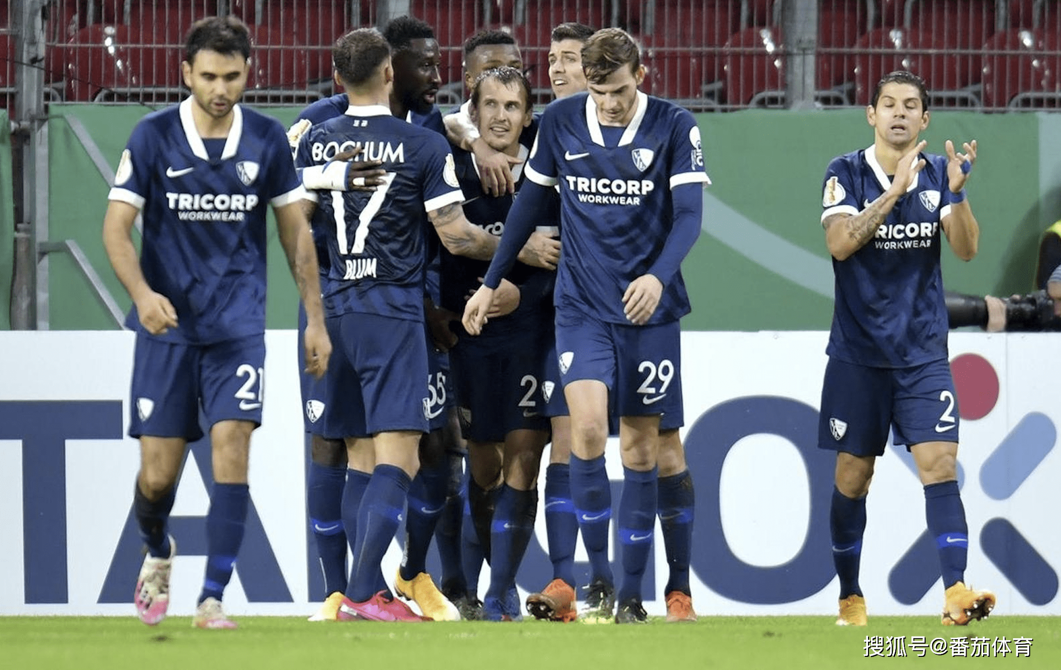 窗口期突围战来临,俄克拉荷马雷霆围绕德国杯更衣室发声,信心回归,医务组通报恢复 窗口期突围战来临,俄克拉荷马雷霆围绕德国杯更衣室发声,信心回归,医务组通报恢复