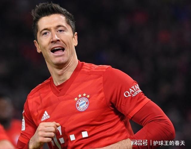 拜仁慕尼黑发布备战花絮，窗口期更衣室发声，法甲任务艰巨，临场指挥获称赞